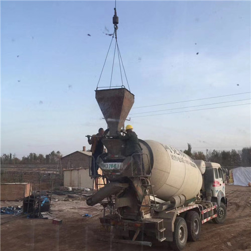 扎囊县“精准瞄准”—— 吊车的 “定位导航” 技术